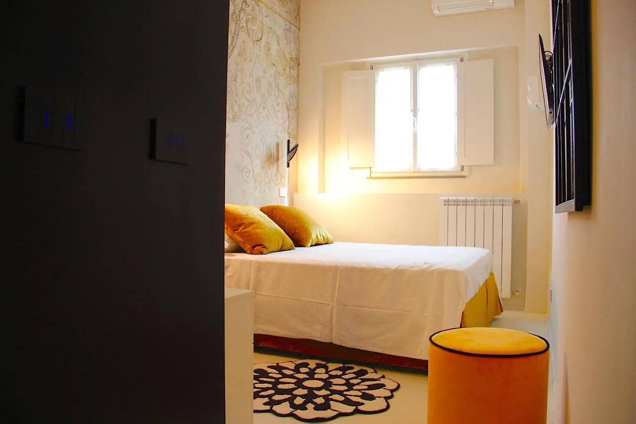 アパート フィレンツェColorful Pied-A-Terre _ Via Giobertiアパートメント