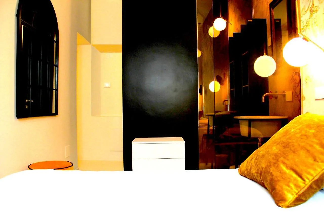フィレンツェColorful Pied-A-Terre _ Via Giobertiアパートメント